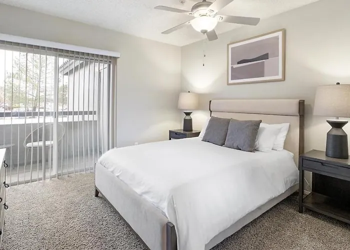 Landing Modern With Amazing Amenities Apartment